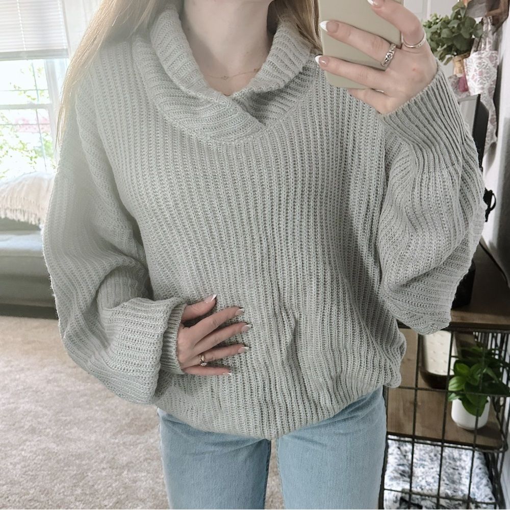 Vintage Levi’s Cozy Gray Women's Sweater